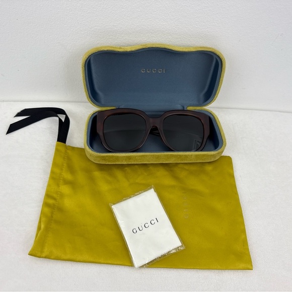 Gucci Tortoise Shell Sunglasses - Picture 4 of 16